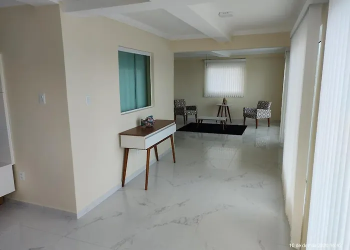 Casa Com Piscina A Beira Mar.